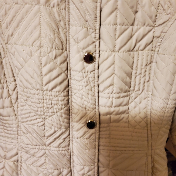 Weatherproof Quilted Barn Jacket and Free Bag - Picture 9 of 9